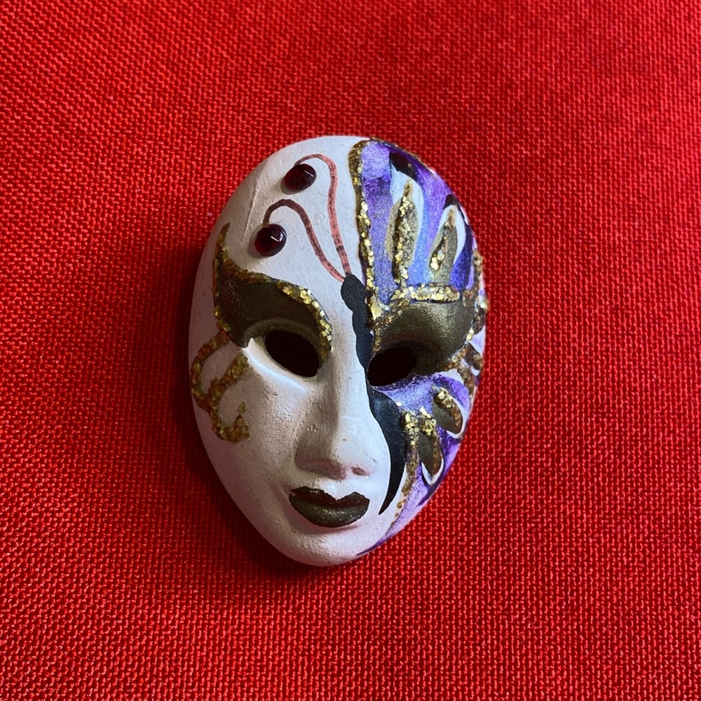 Masquerade Mask Brooch